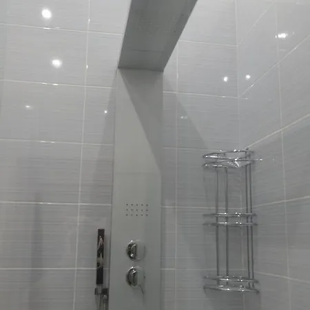 Dvukhurovnevaia Kvartira Apartment Odesa